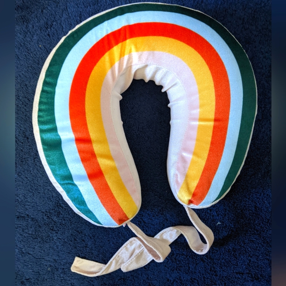 ban.do Getaway Travel Pillow